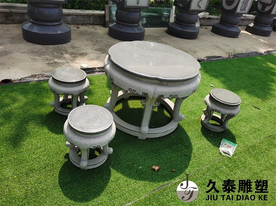 是桌椅