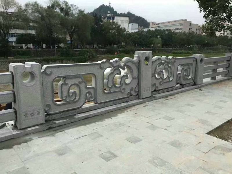 青石栏杆