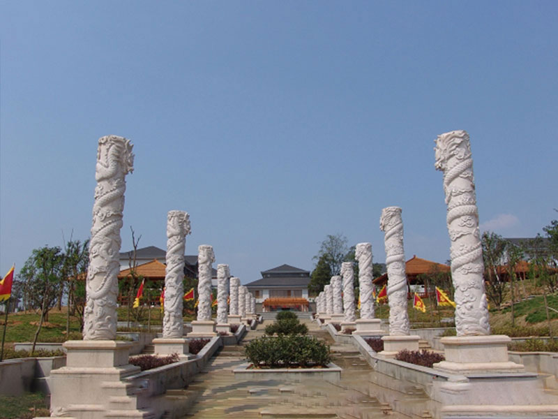 石雕龙柱