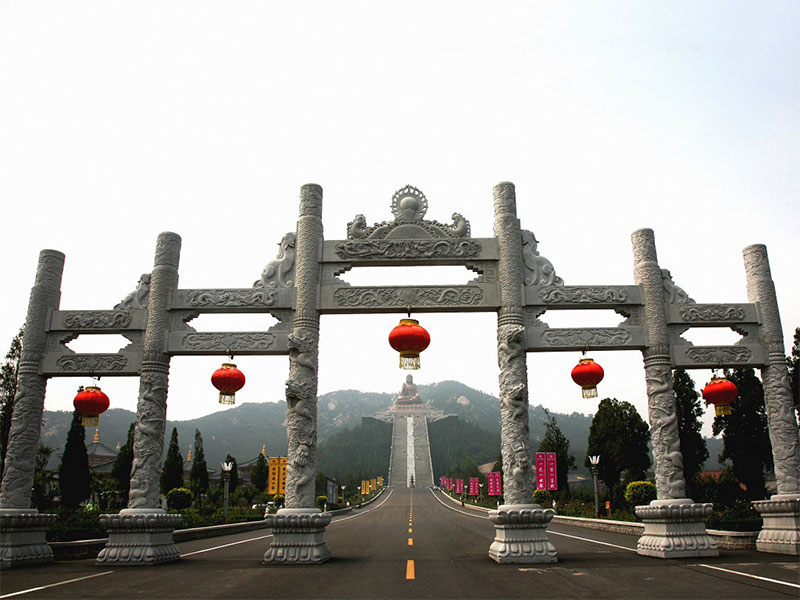 五门简易寺庙石雕牌坊