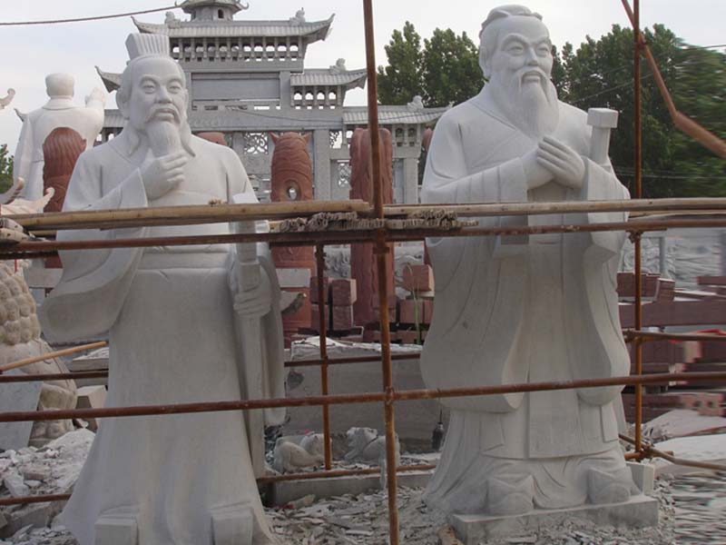 青石孔子雕像