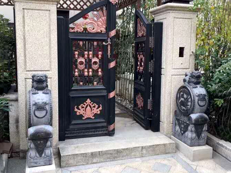 别墅门口石抱鼓