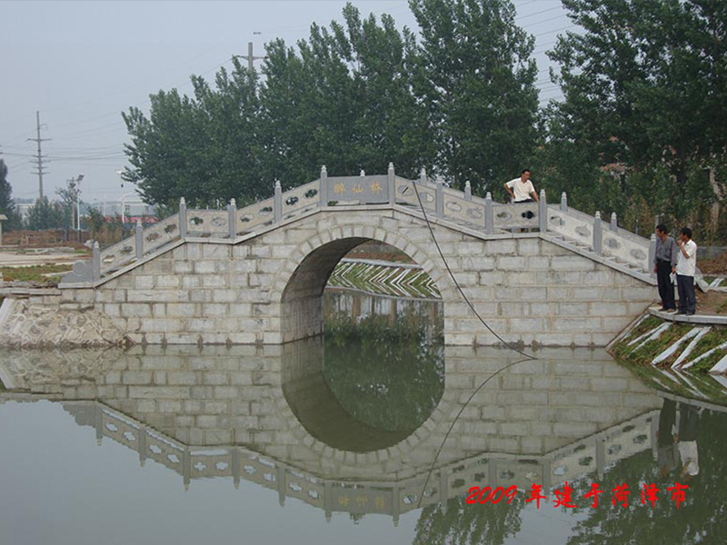 拱桥青石栏杆