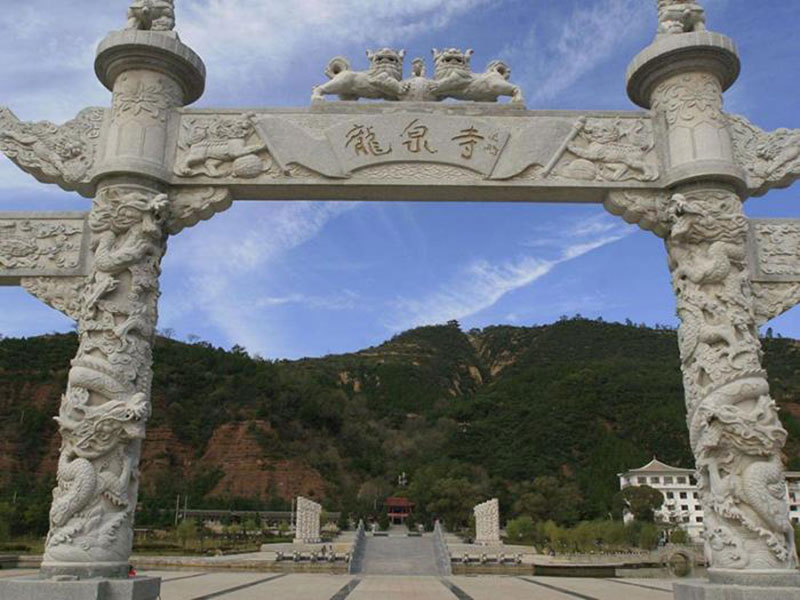石雕龙柱
