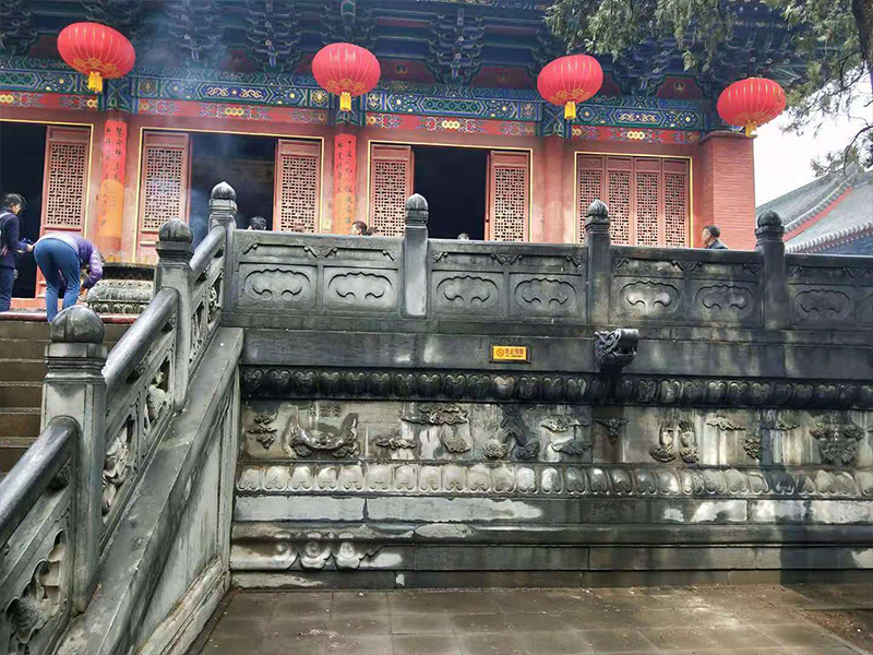 荷花石栏杆