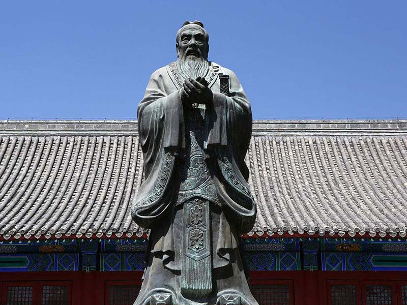 孔子石雕像（八）