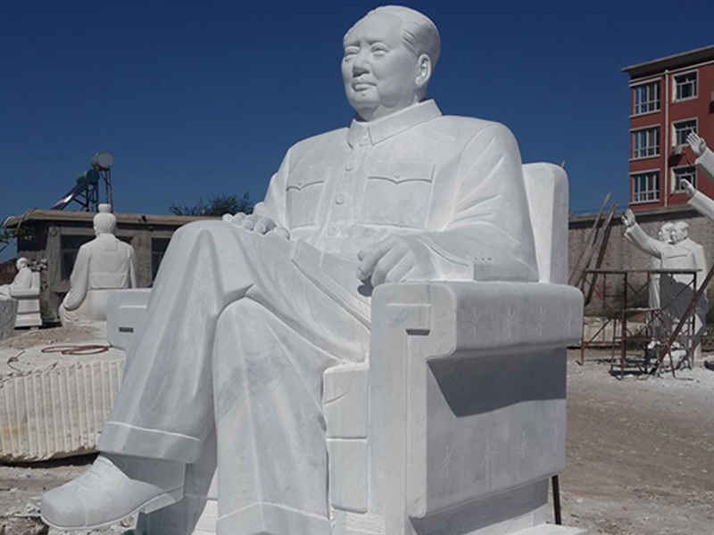 毛泽东石雕坐像