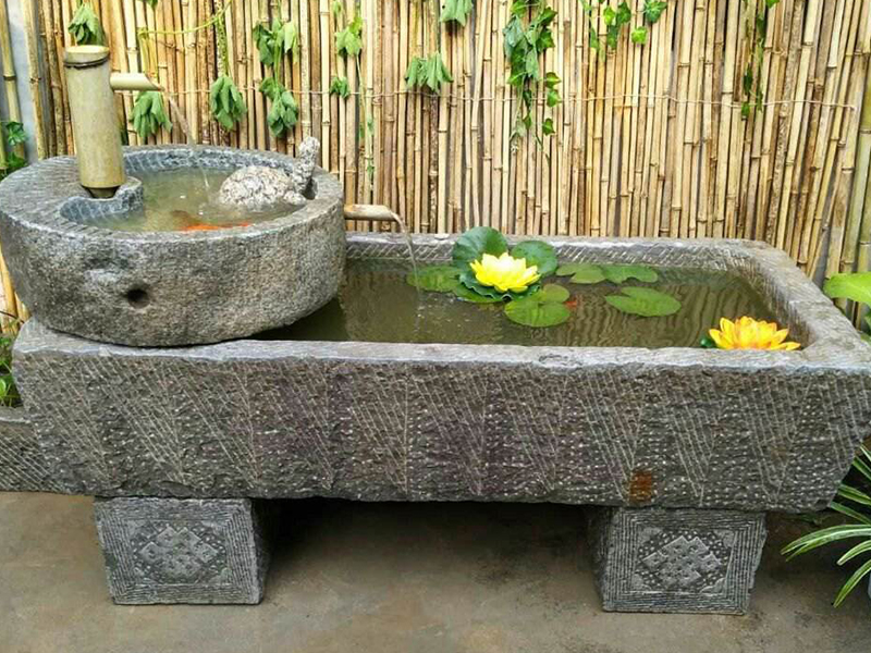 仿古石槽养鱼