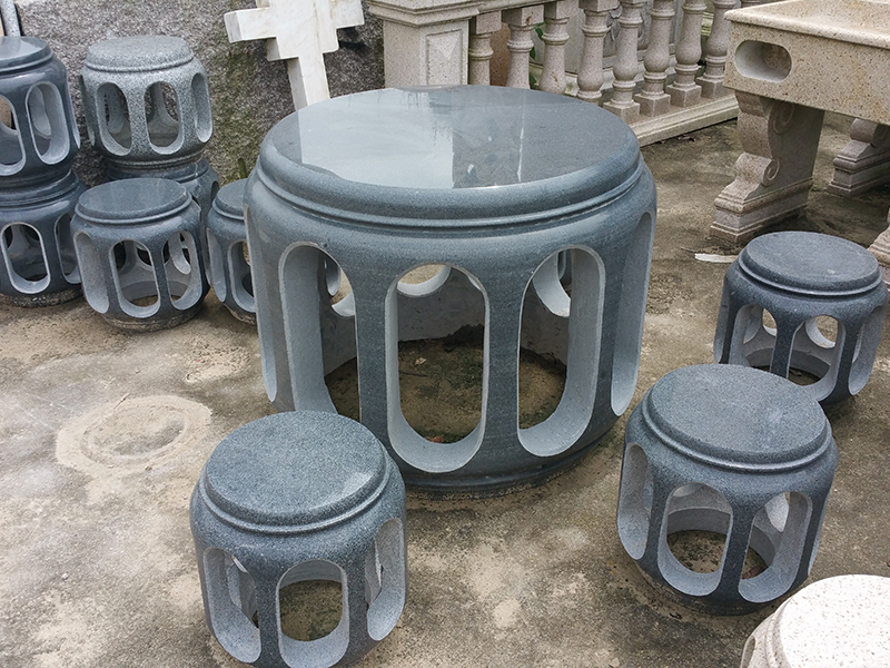 石桌