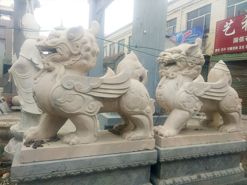 门口石貔貅