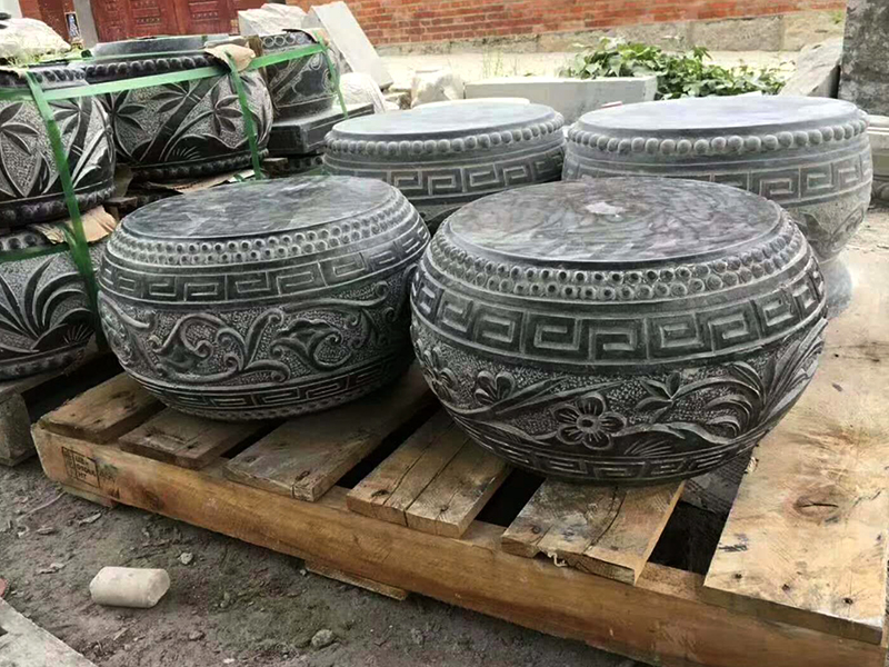 梅兰竹菊石柱墩