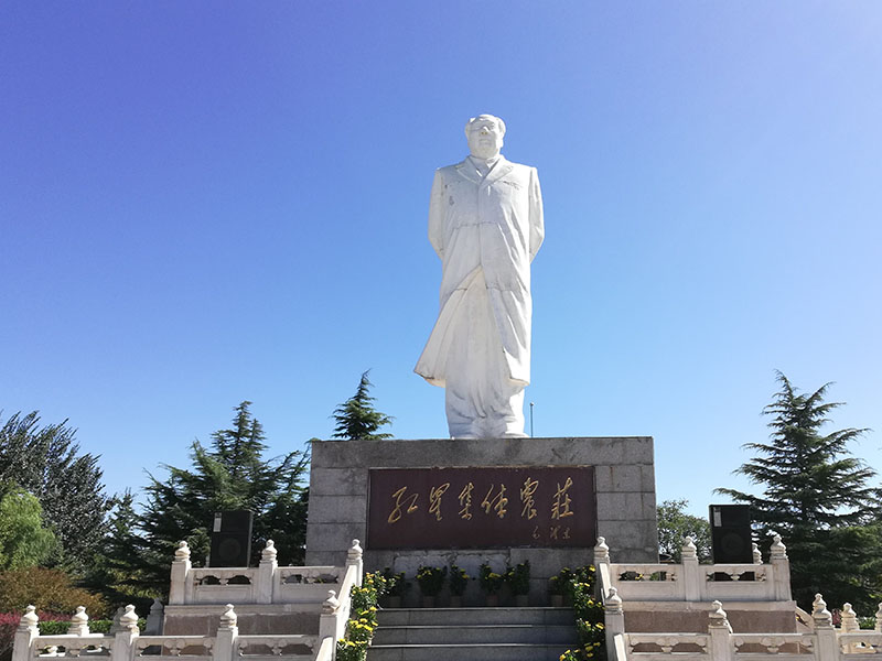 主席石雕像