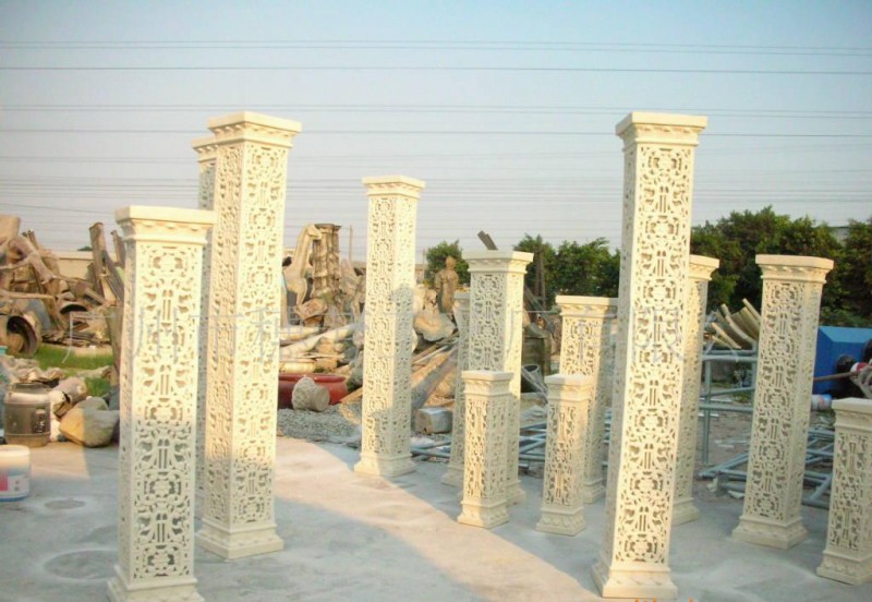 供应厂家砂岩雕塑罗马柱、镂空雕花圆柱、异型石材、仿石雕塑柱子
