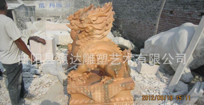 晚霞红石雕麒麟 动物雕塑 曲阳石雕厂家直供qi-66